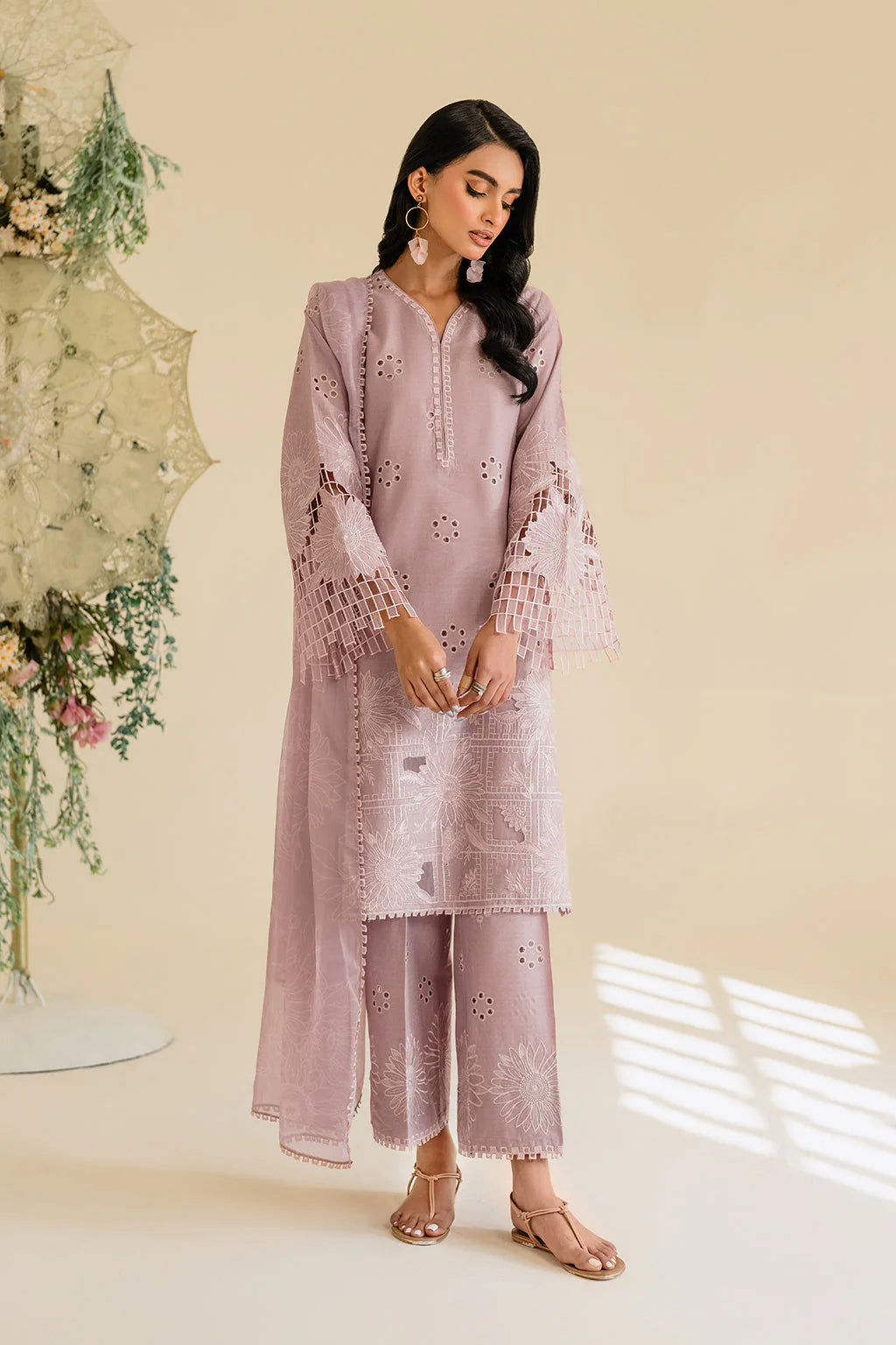 IZNIK- UNSTITCHED 3PC LAWN EMBROIDERED SHIRT-PK-5698