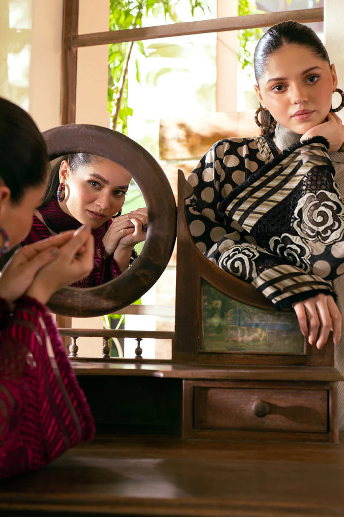 BAROUQE-3PC LAWN PRINTED SHIRT WITH CHIFFON EMBROIDERED PRINT DUPATTA & PRINT TROUSER-PK-5622