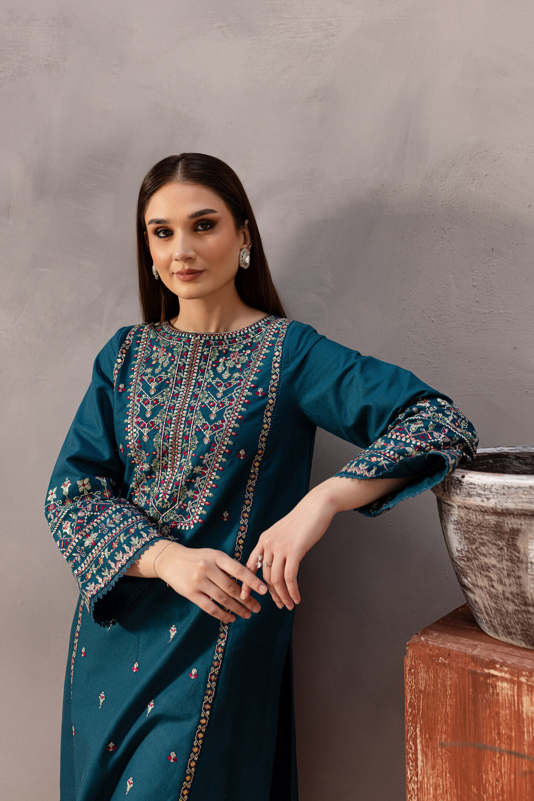 BATIK-2PC SEQUIN LAWN EMBROIDERED SHIRT WITH SEQUIN LAWN EMBROIDERED TROUSER-PK-5586