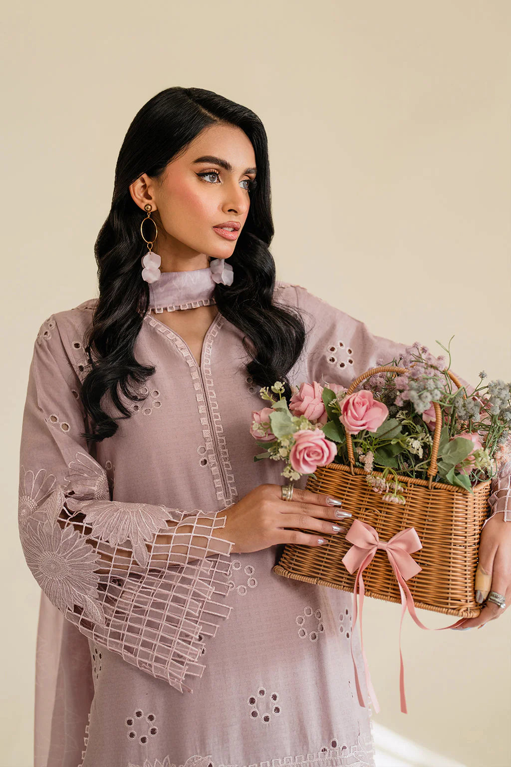 IZNIK- UNSTITCHED 3PC LAWN EMBROIDERED SHIRT-PK-5698