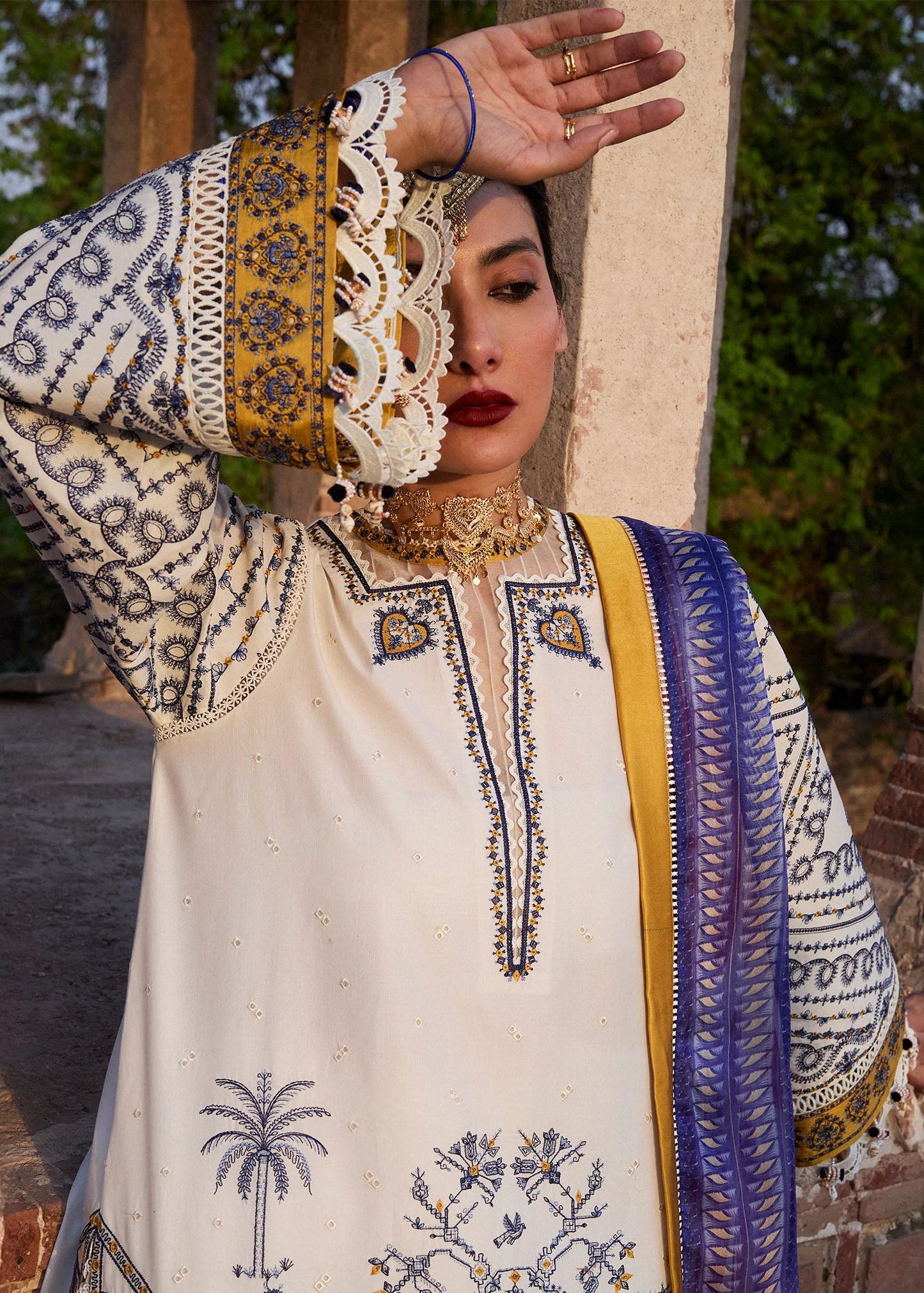 HUSSAIN REHAR- UNSTITCHED 3PC KHADDAR HEAVY EMBROIDERED SUIT-PK-5769