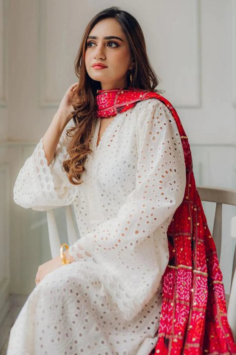 MARIA-B 3PC LAWN CHIKENKARI EMBROIDERED SHIRT WITH CHUNRI PRINT DUPATTA & TROUSER-PK-4002