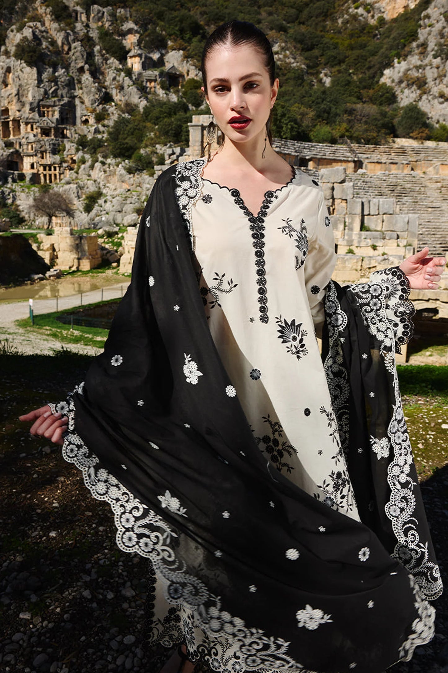IMAGE-3PC LAWN EMBROIDERED SHIRT WITH CHIFFON EMBROIDERED DUPATTA AND TROUSER-PK-5632