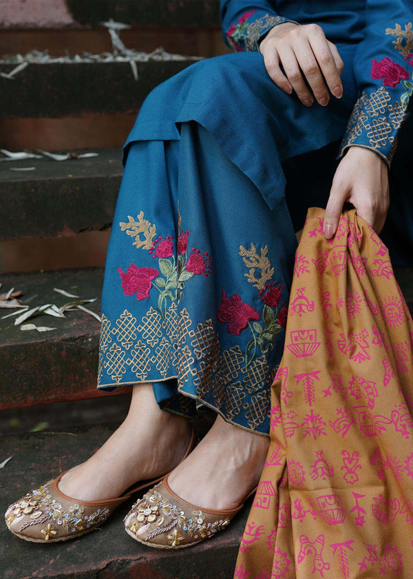 MARIA B - 3PC DHANAK SHIRT WITH WOOL PRINTED SHAWL & EMBROIDERED TROUSER_EP_5356