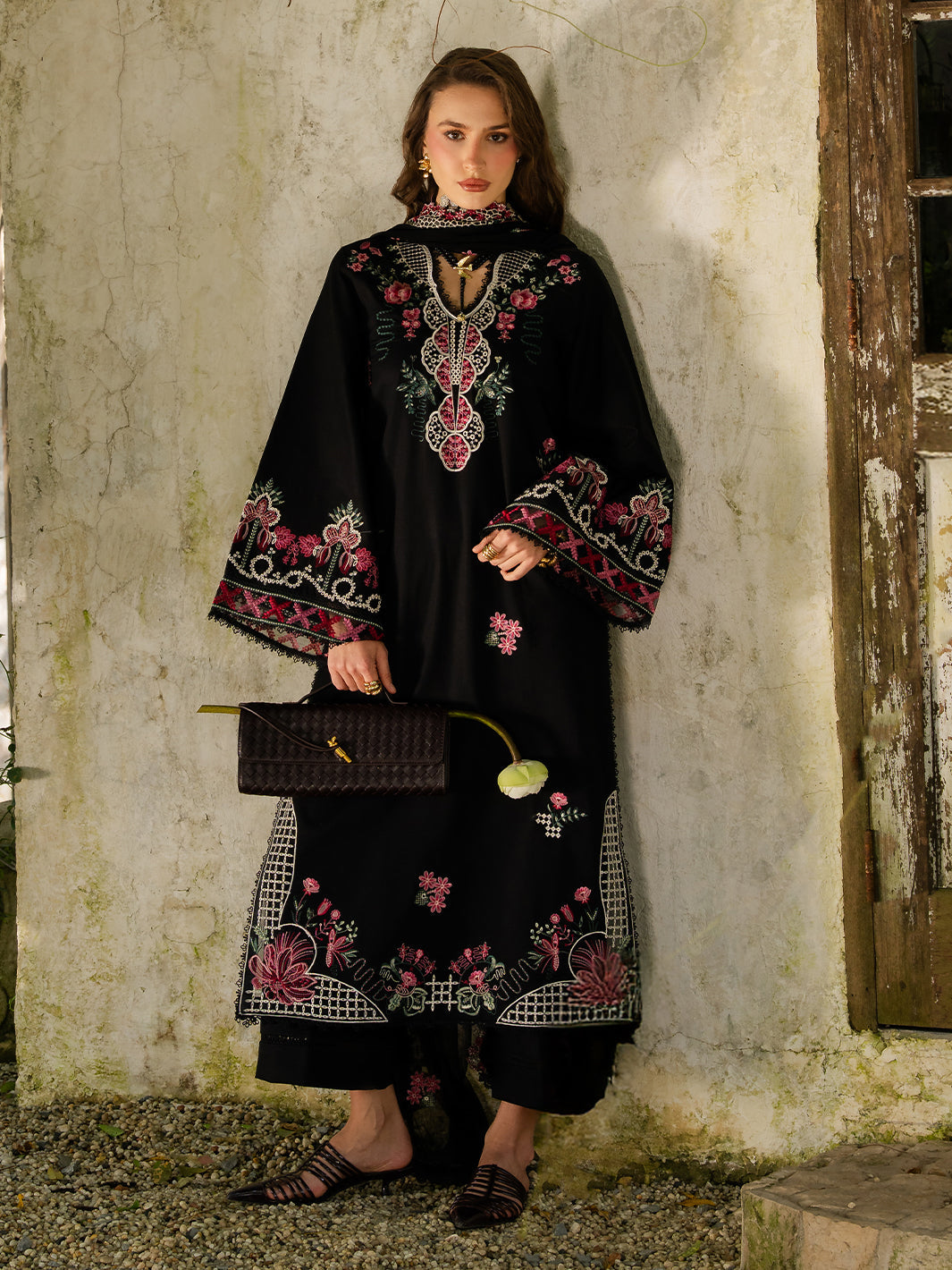 YARDS-UNSTITCHED 3PC LAWN EMBROIDERED SUIT-PK-4852