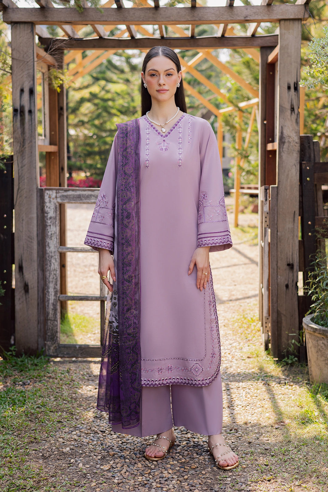 GARNET- UNSTITCHED 3PIECE LAWN EMBROIDERED SUIT-PK-4856