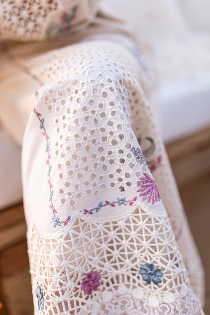 QALAMQAR- 3PC CHIKENKARI LAWN EMBROIDERED SHIRT WITH ORGANZA HEAVY EMBROIDERED READY TO WEAR DUPATTA-EP-5209