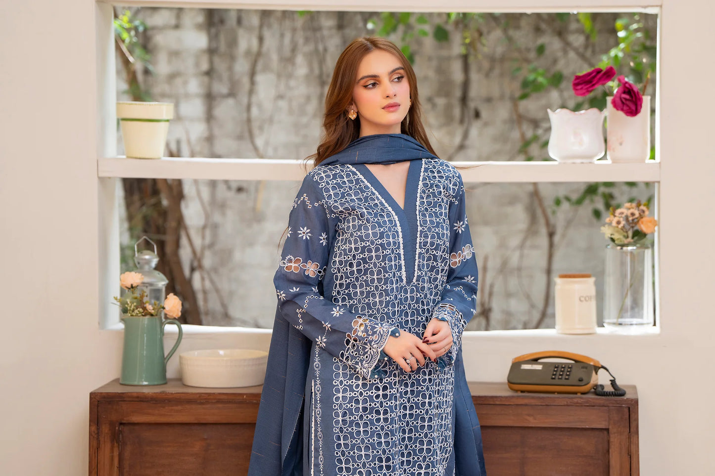MIRAKHI-3PC LAWN CHIKENKARI EMBROIDERED SHIRT WITH LAWN TUBE SLUB DUPATTA-PK-5668