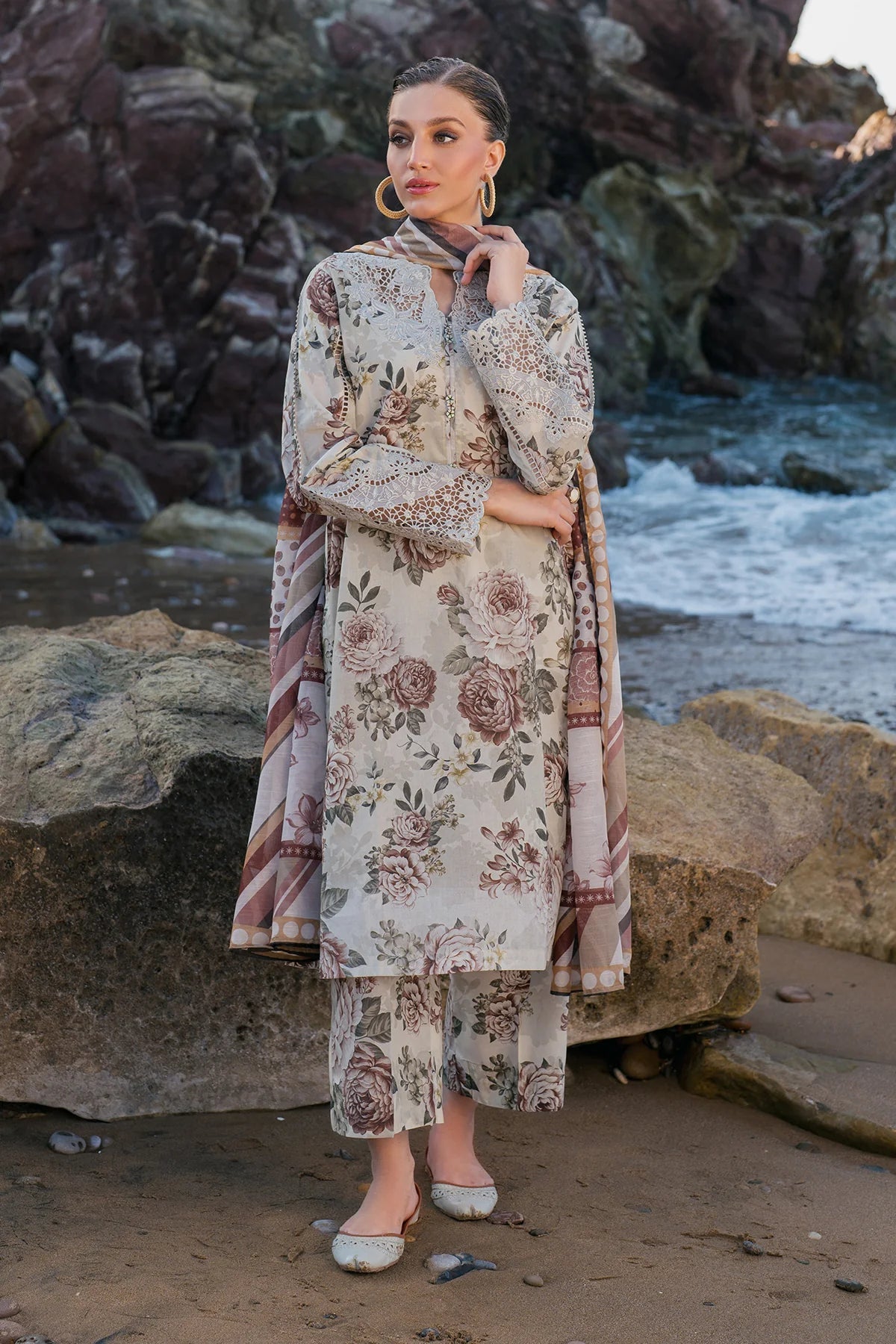 BAROUQE-UNSTITCHED 3PC KARANDI PRINTED SUIT-PK-2571