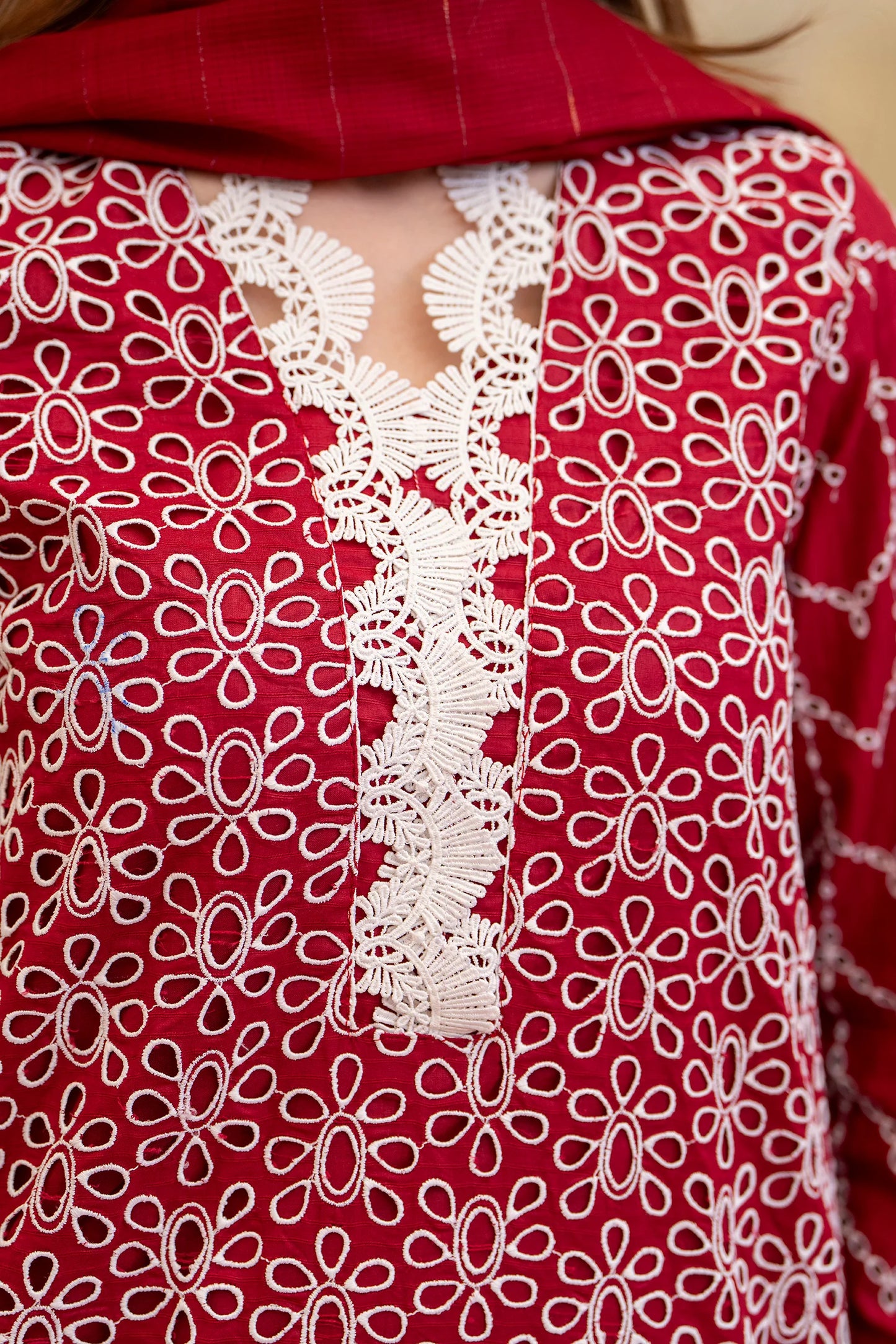MIRAKHI-3PC LAWN CHIKENKARI EMBROIDERED SHIRT WITH LAWN TUBE SLUB DUPATTA-PK-5670