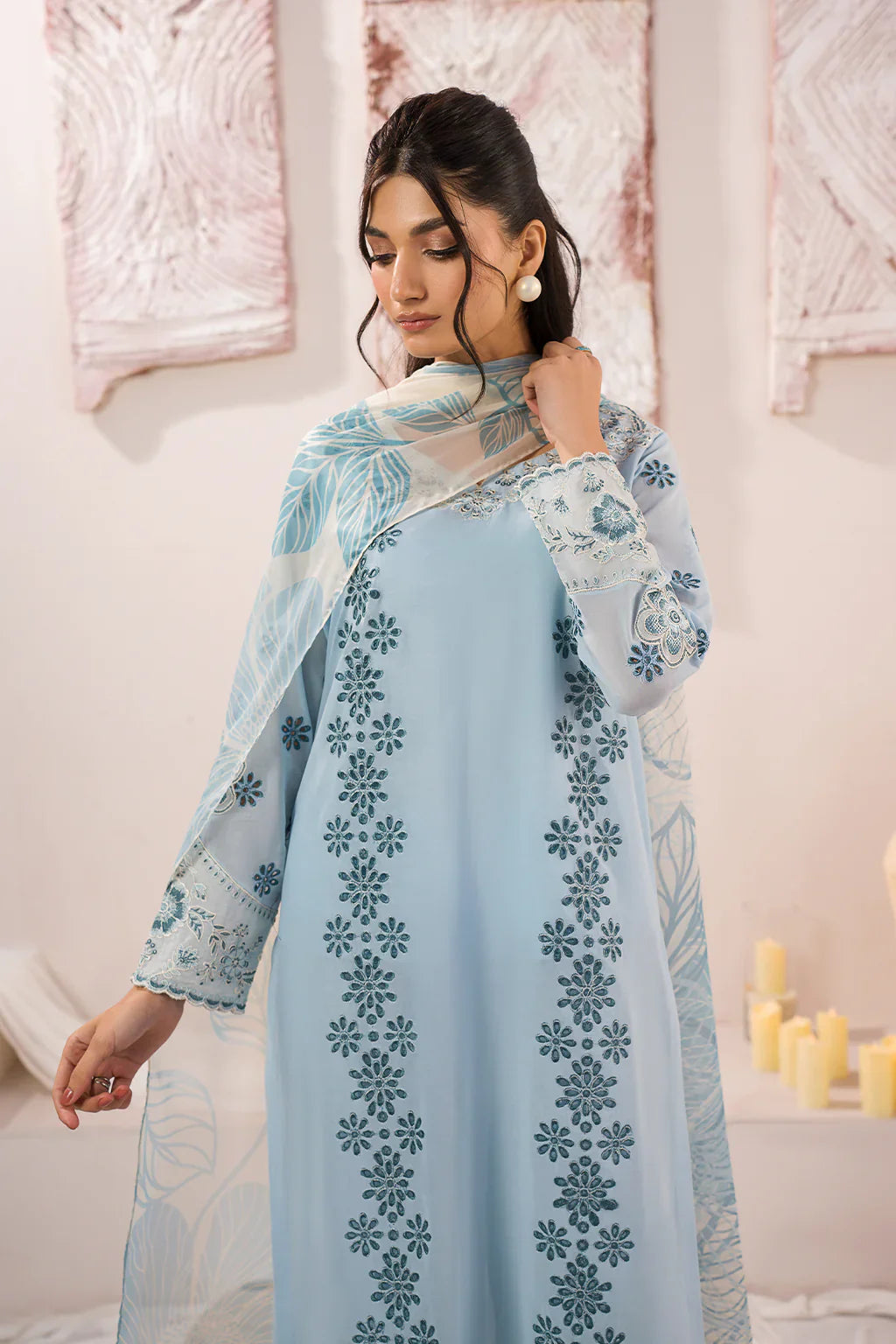 IZNIK - UNSTITCHED 3PC LAWN BORER CHIKENKAARI EMBROIDERED SUIT-PK-5711