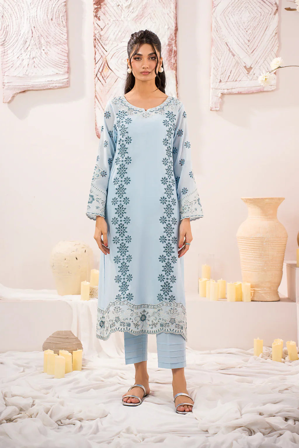 IZNIK - UNSTITCHED 3PC LAWN BORER CHIKENKAARI EMBROIDERED SUIT-PK-5711