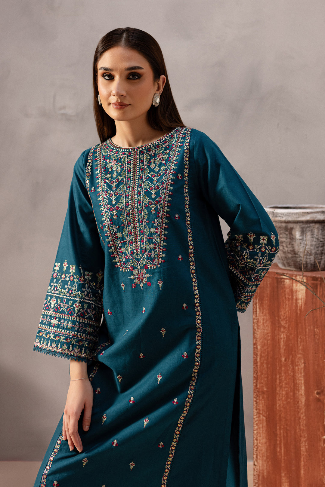 BATIK-2PC SEQUIN LAWN EMBROIDERED SHIRT WITH SEQUIN LAWN EMBROIDERED TROUSER-PK-5586