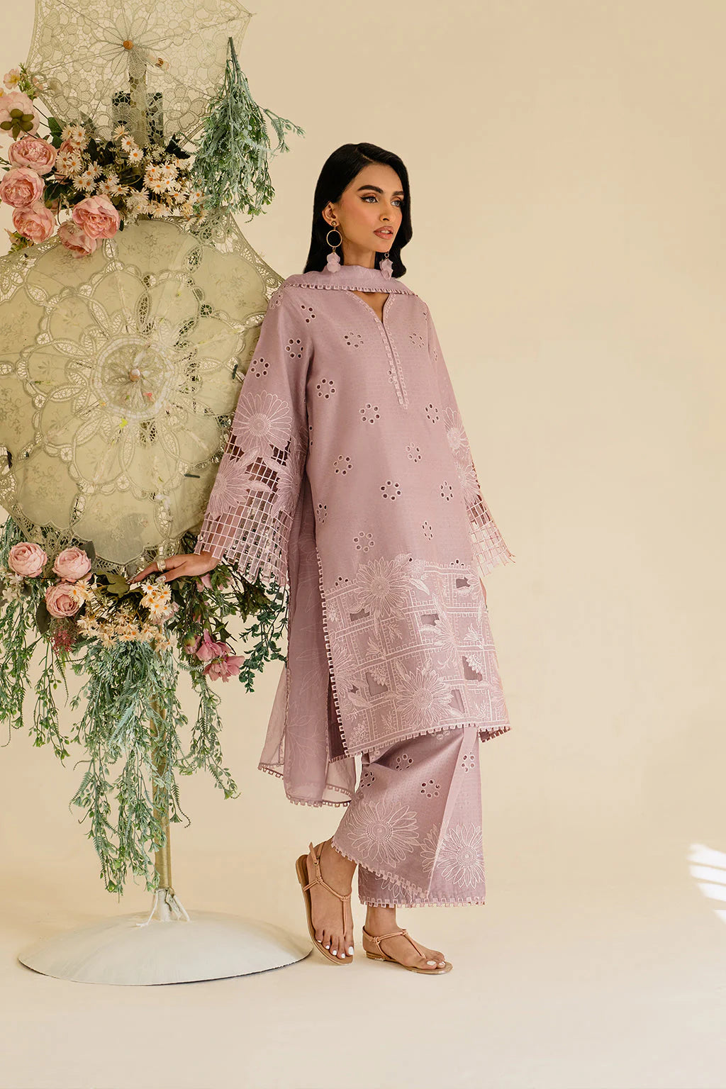 IZNIK- UNSTITCHED 3PC LAWN EMBROIDERED SHIRT-PK-5698