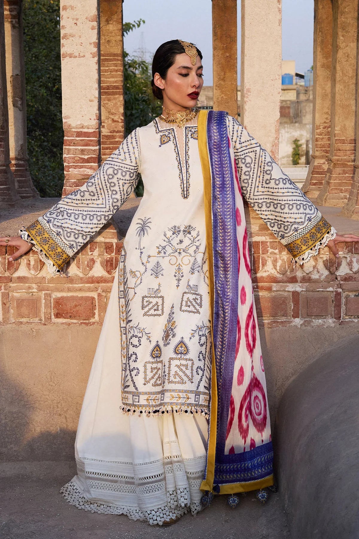 HUSSAIN REHAR- UNSTITCHED 3PC KHADDAR HEAVY EMBROIDERED SUIT-PK-5769