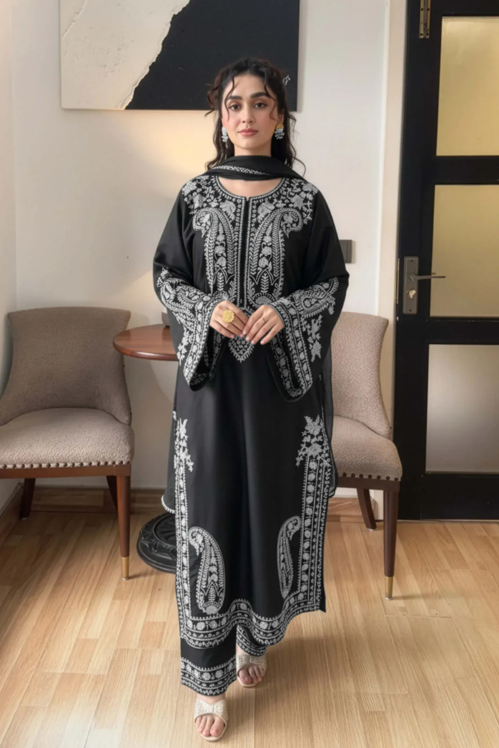 MIRANA-UNSTITCHED 3PIECE LAWN EMBROIDERED SUIT-PK-4853