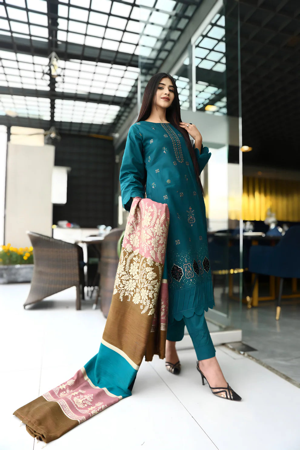 ELAAN.PK-3PC DHANAK CUTWORK EMBROIDERED SHIRT WITH KASHMIRI JACQUARD WOOL SHAWL-EP-5522