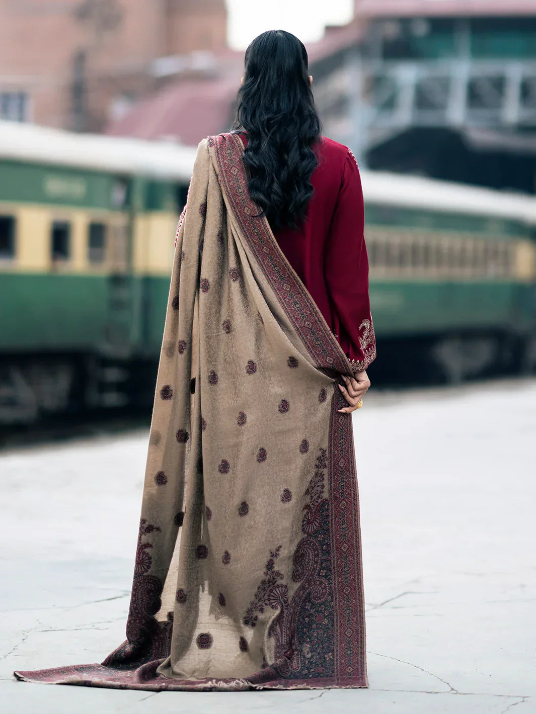 IZEL-UNSTITCHED 3PC DHANAK EMBROIDERED SUIT-PK-3332