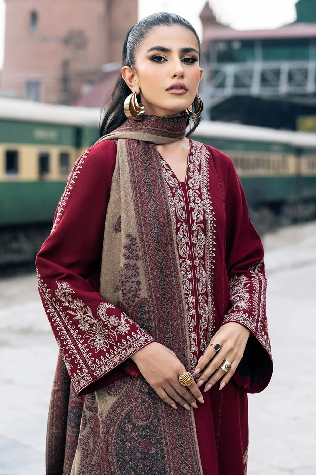 IZEL-UNSTITCHED 3PC DHANAK EMBROIDERED SUIT-PK-3332