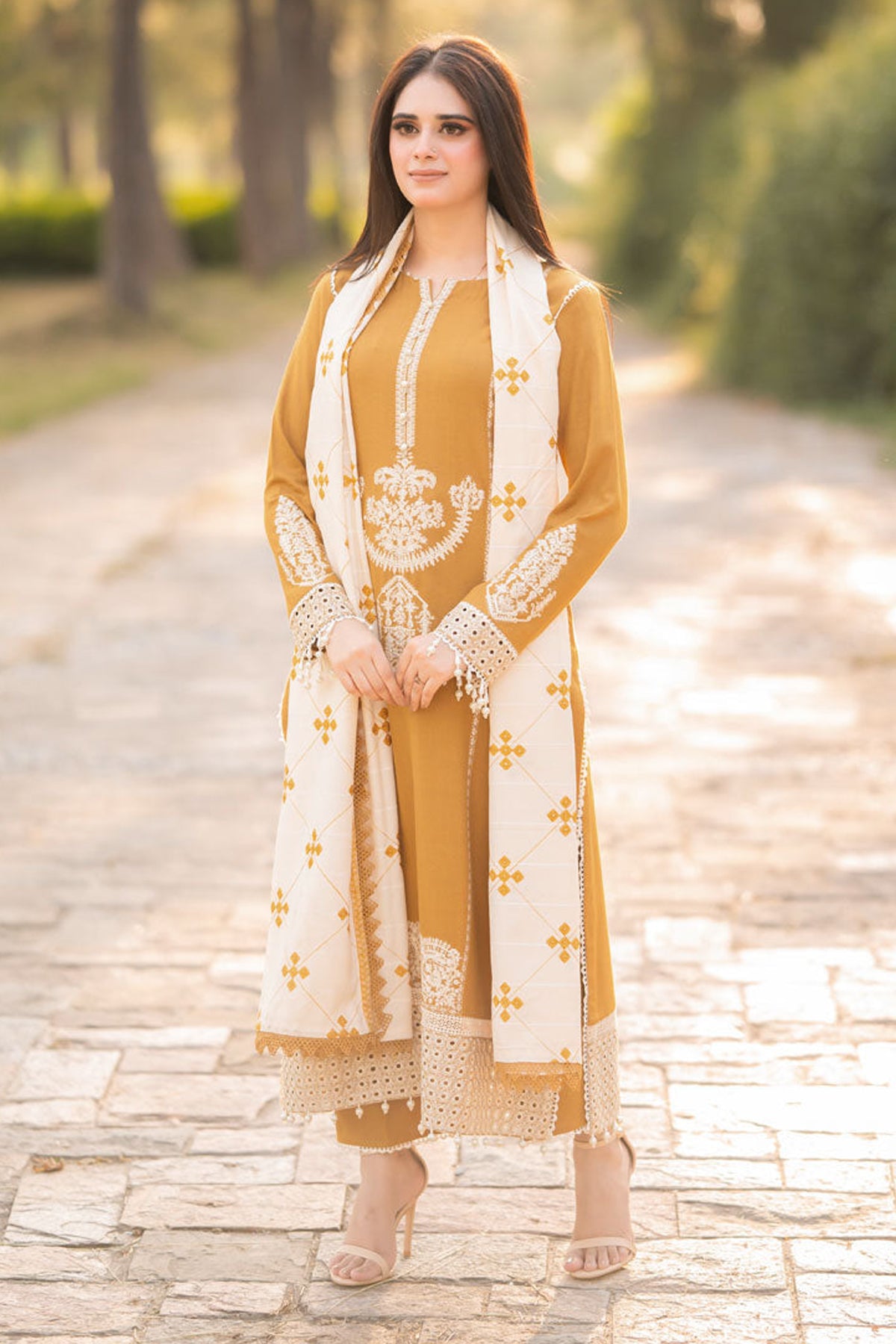 LIBAAS-UNSTITCHED 3PC DHANAK EMBROIDERED SUIT-PK-5811
