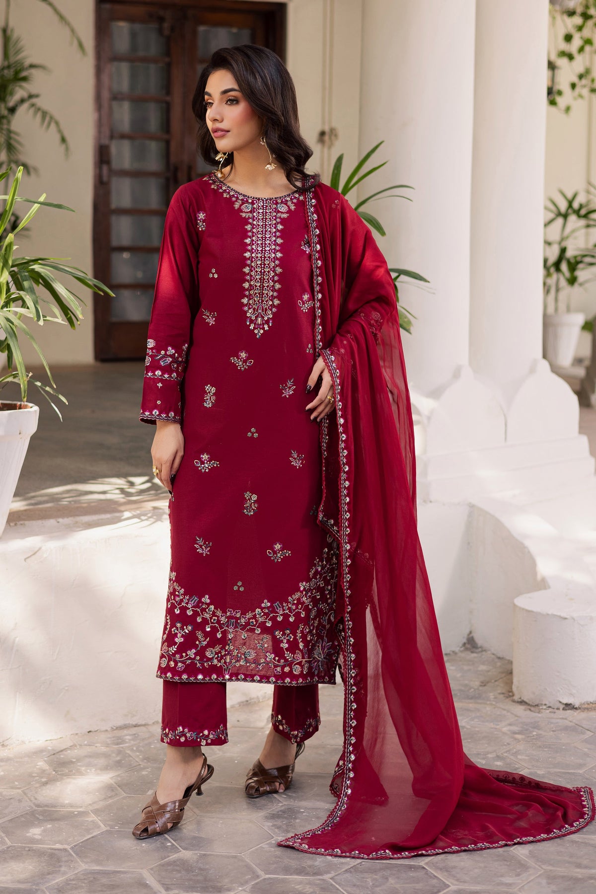 BATIK-UNSTITCHED 3PC LAWN EMBROIDERED SUIT-PK-4732