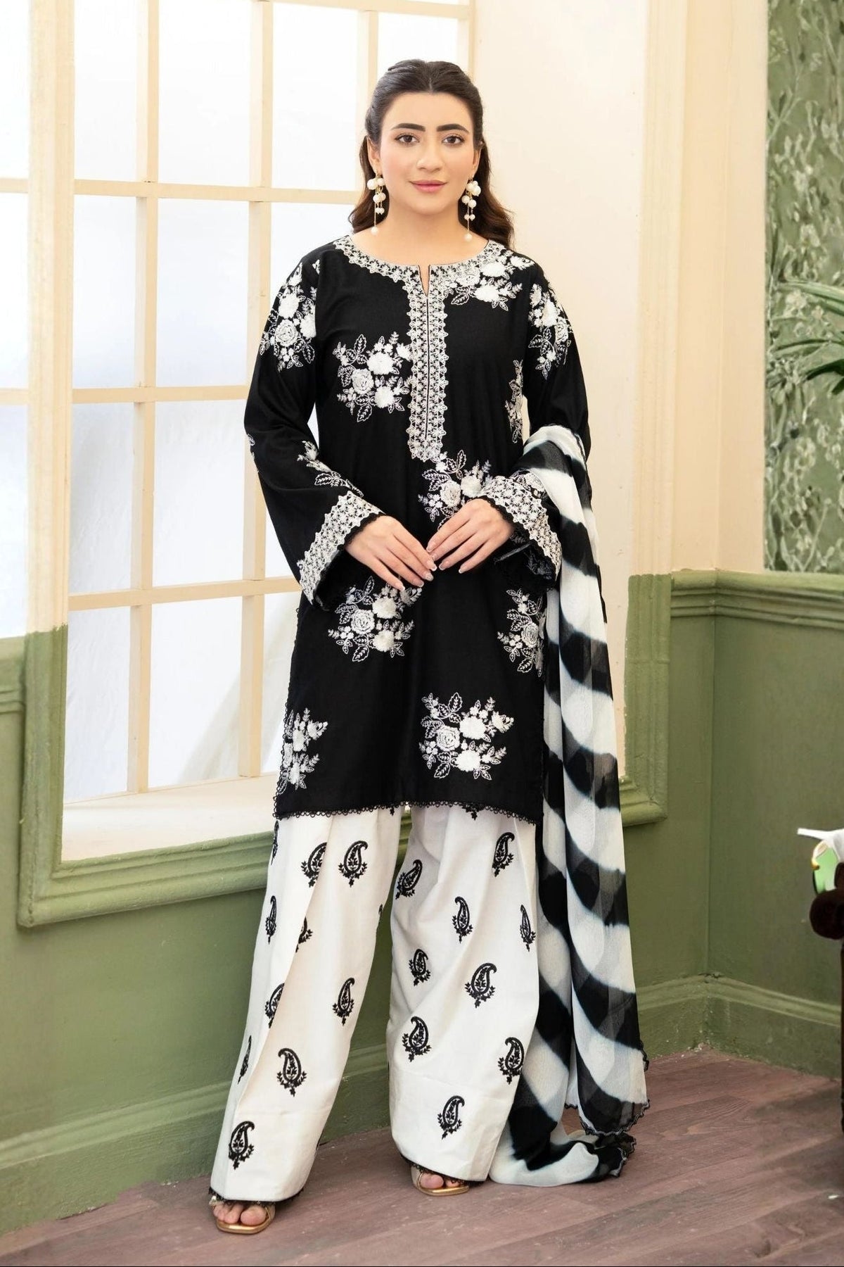 ZARA SHAHJAHAN-UNSTITCHED 3PC LAWN EMBROIDERED SUIT-PK-4876