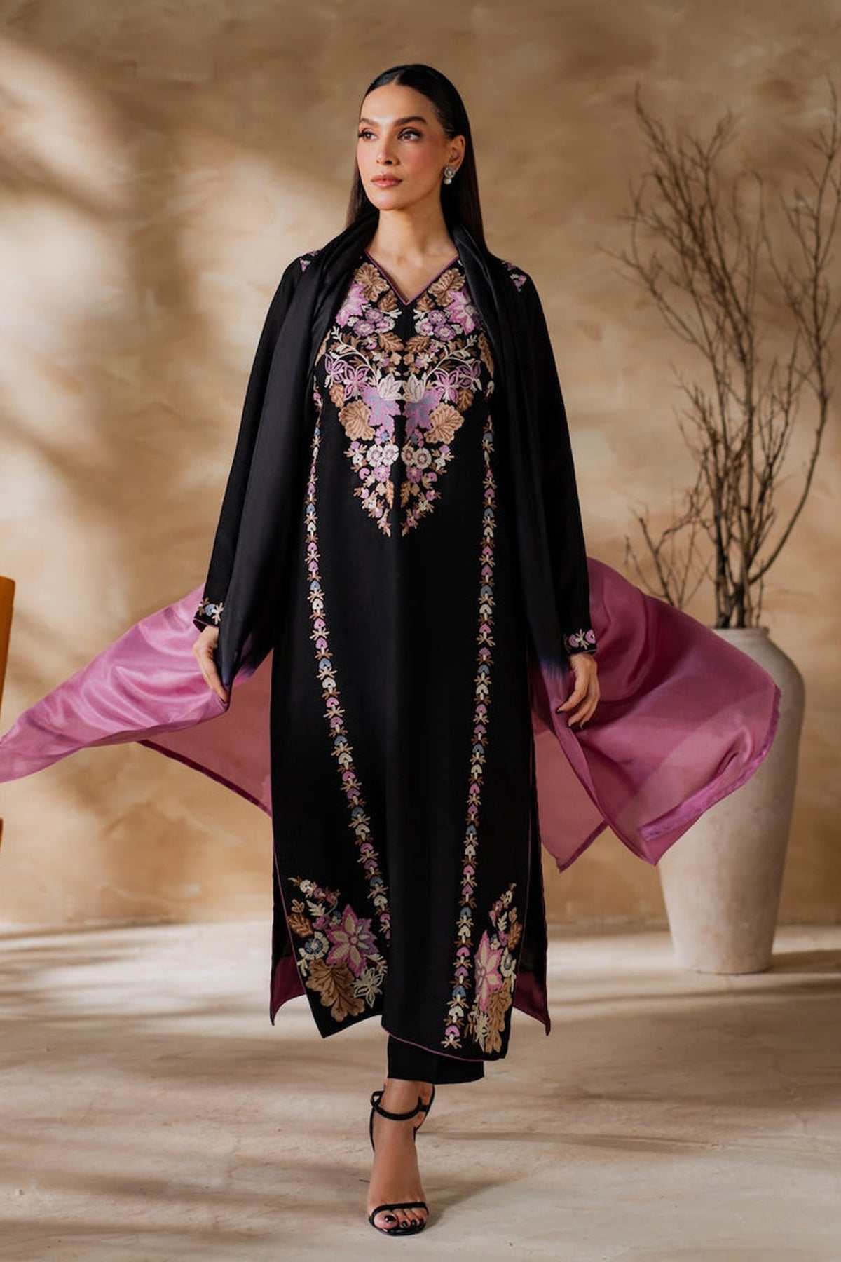 MIRANA-UNSTITCHED 3PC LAWN EMBROIDERED SUIT-PK-4640