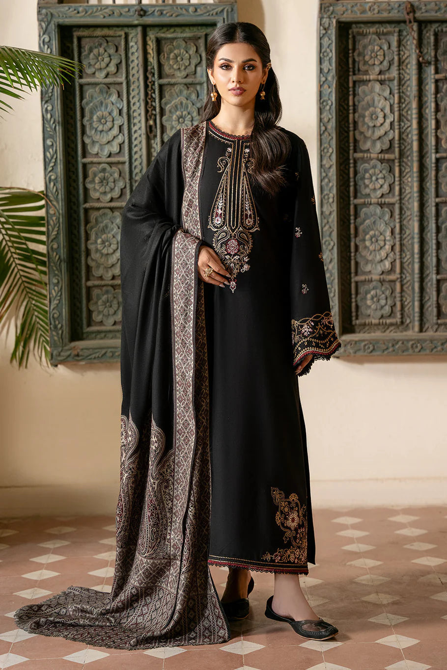 IZEL-UNSTITCHED 3PC KHADDAR EMBROIDERED SUIT-PK-4389