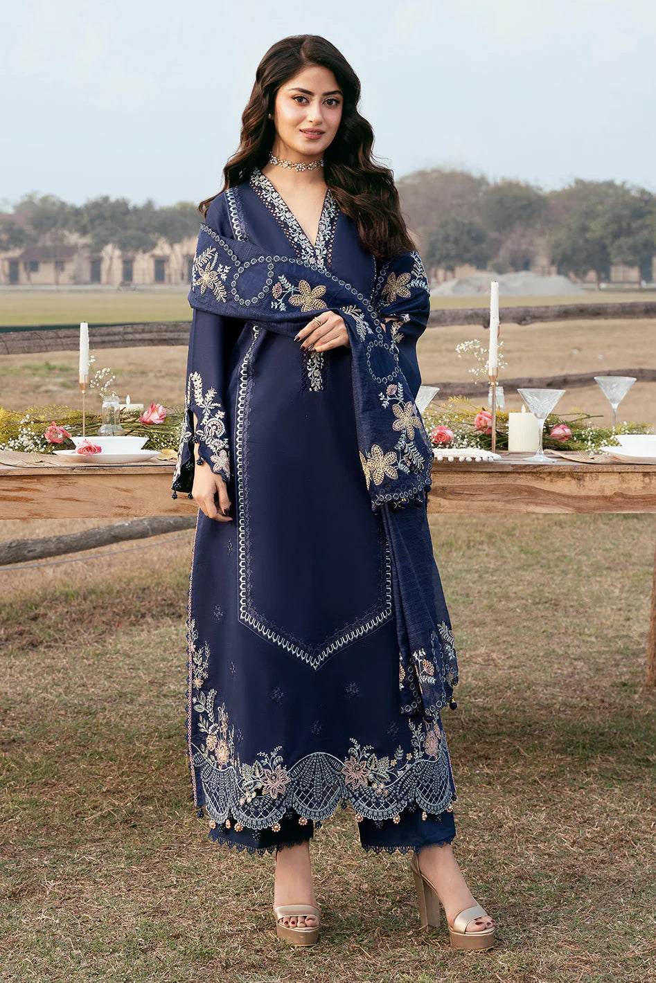 IZEL-UNSTITCHED 3PC LAWN EMBROIDERED SUIT-PK-4817