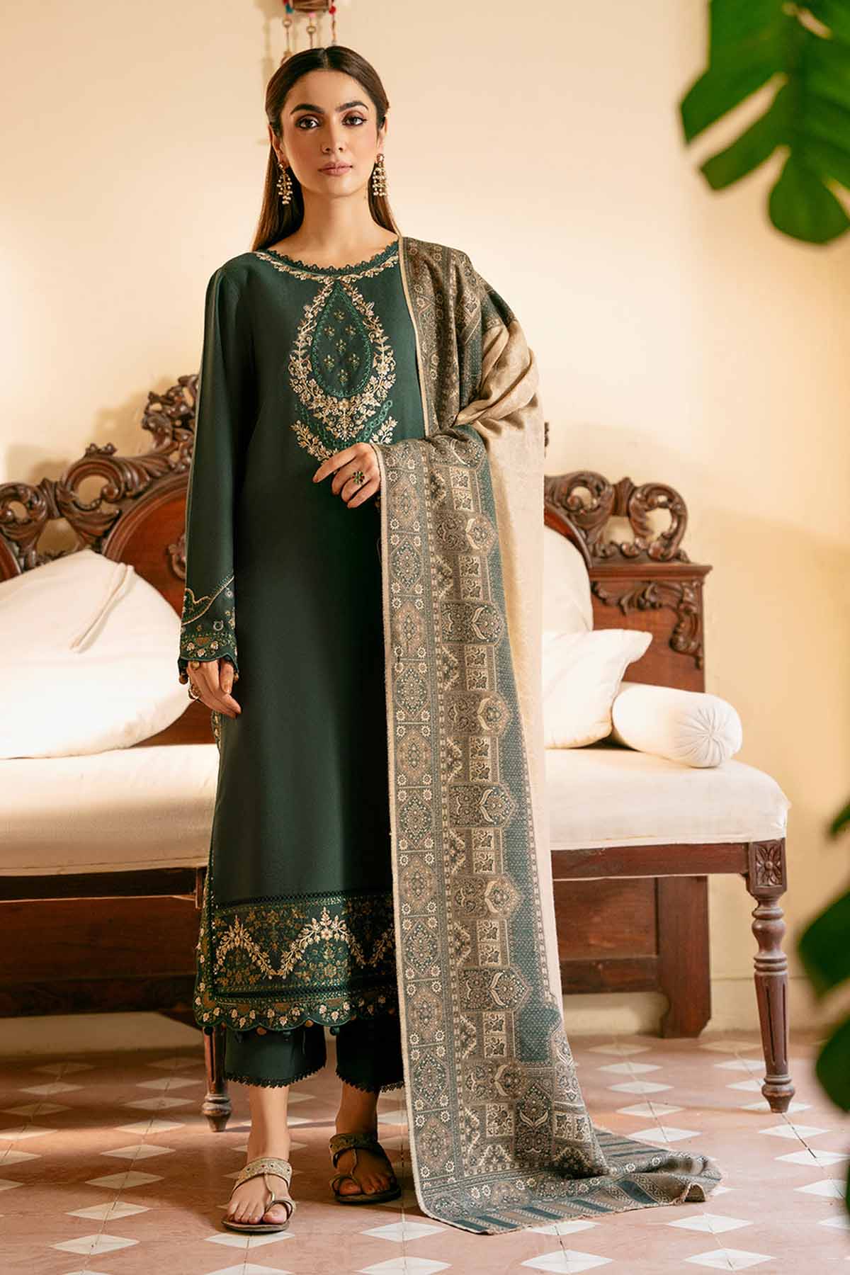 IZEL-UNSTITCHED 3PC DHANAK EMBROIDERED SUIT-PK-4394