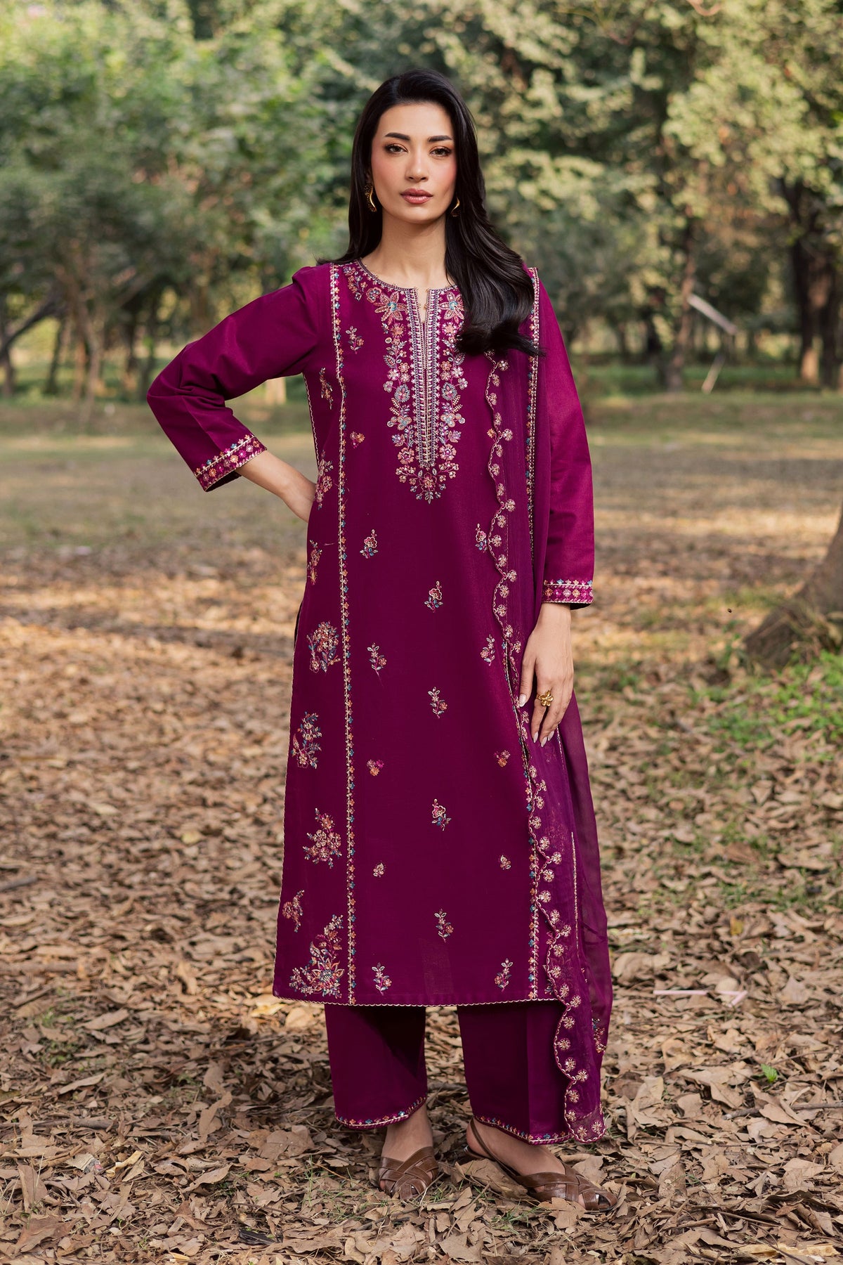 BATIK-UNSTITCHED 3PIECE LAWN SEQUIN EMBROIDERED SHUIT-PK-4857