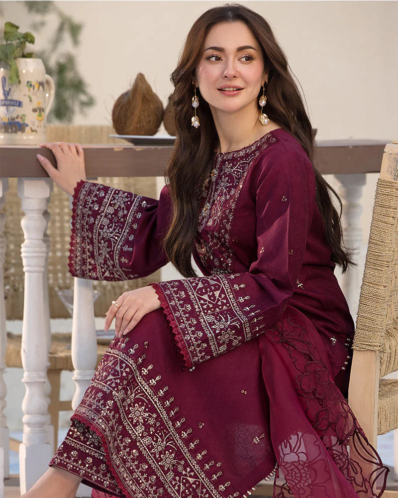 QALAMQAR-3PC DHANAK EMBROIDERED SHIRT WITH ORGANZA EMBROIDERED DUPATTA AND EMB TROUSER-PK-5663