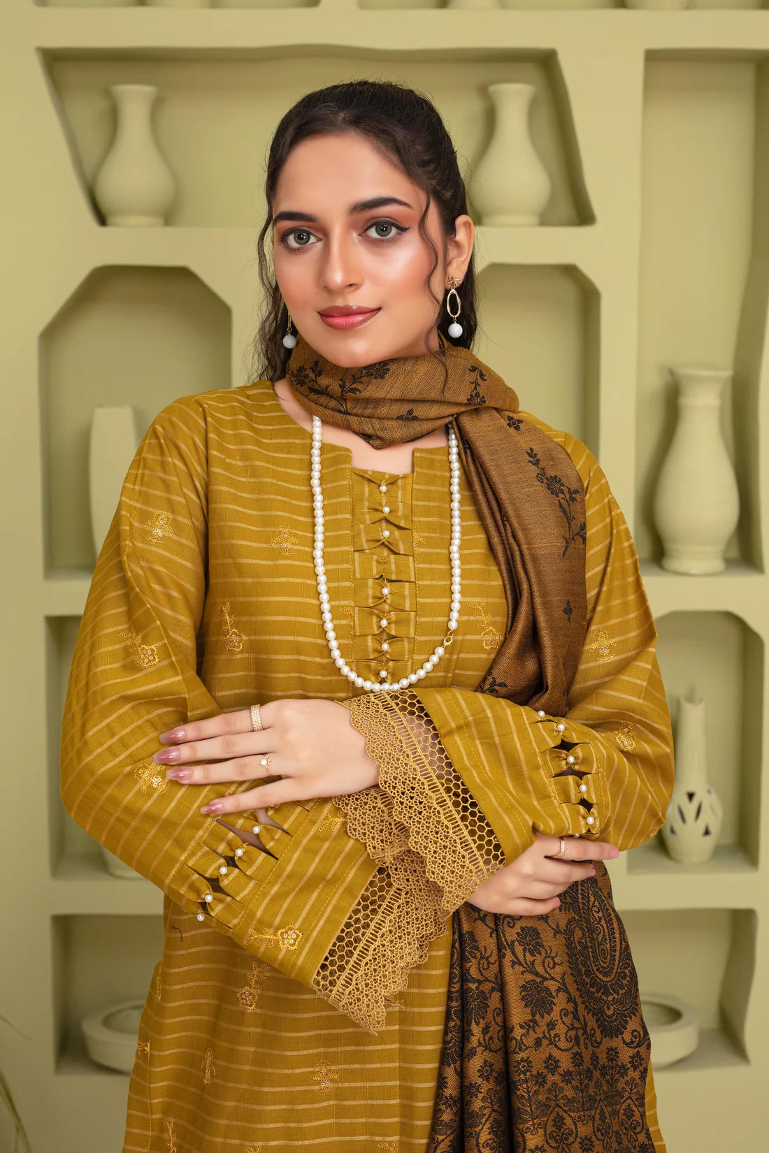 ELAAN.PK-3PC SLUB KHADAR CUTWORK EMBROIDERED SHIRT WITH JACQUARD WOOL SHAWL-EP-5482