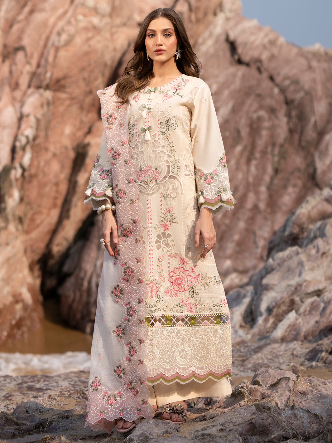 MAHNUR-UNSTITCHED 3PC LAWN LASERCUTWORK EMBROIDERED SUIT-PK-4721