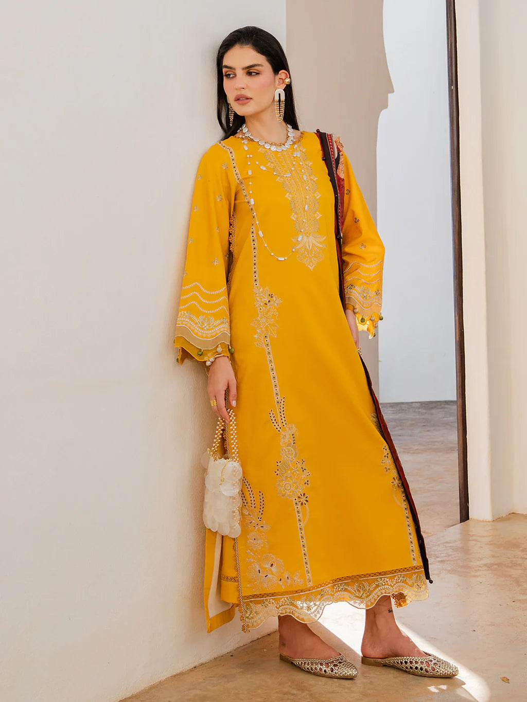 IZEL-UNSTITCHED 3PC LAWN EMBROIDERED SUIT-PK-4821