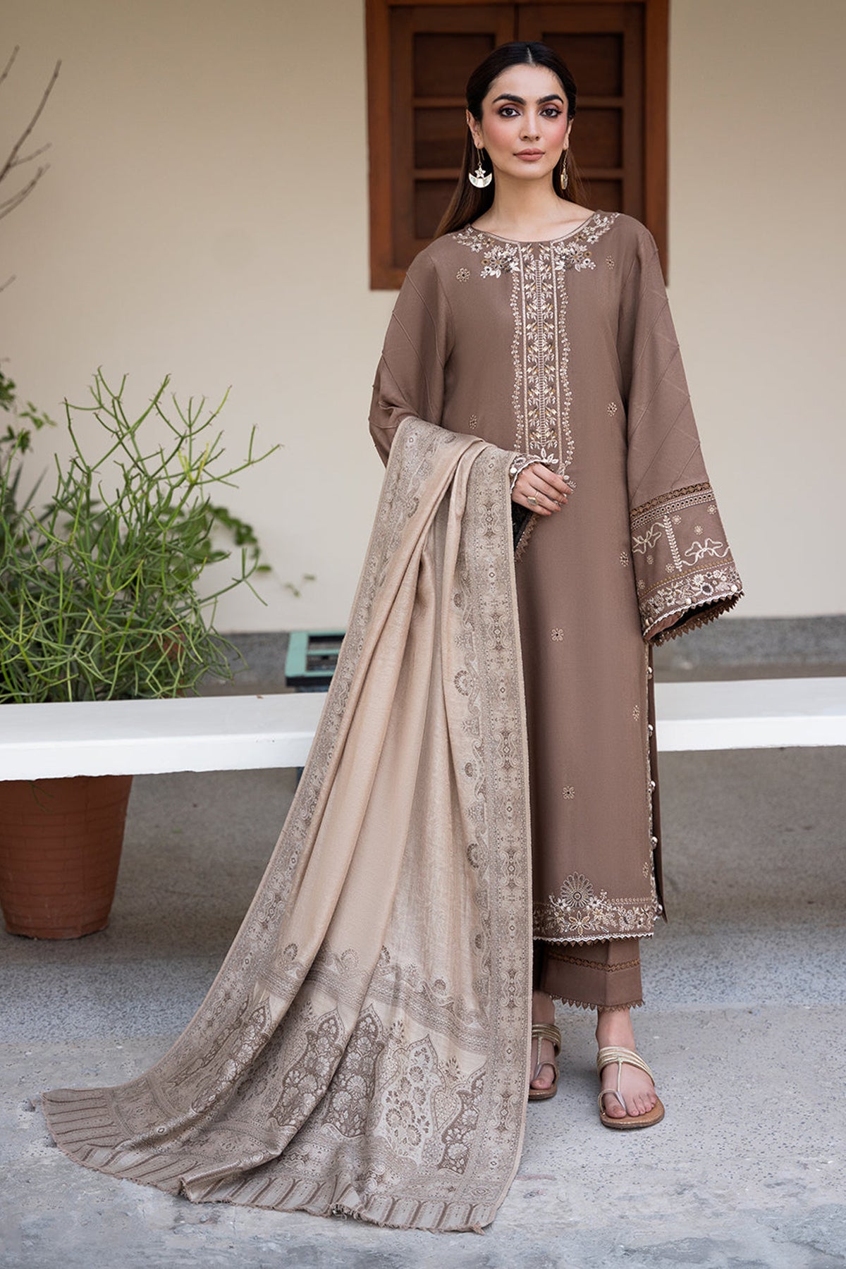 IZEL-UNSTITCHED 3PC KHADDAR EMBROIDERED SUIT-PK-4388