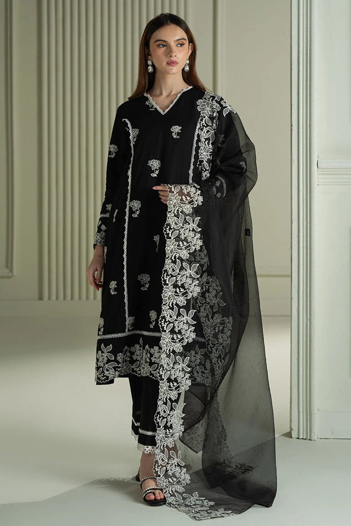 CROSS STITCH-UNSTITCHED 3PC LAWN EMBROIDERED SUIT-PK-5692